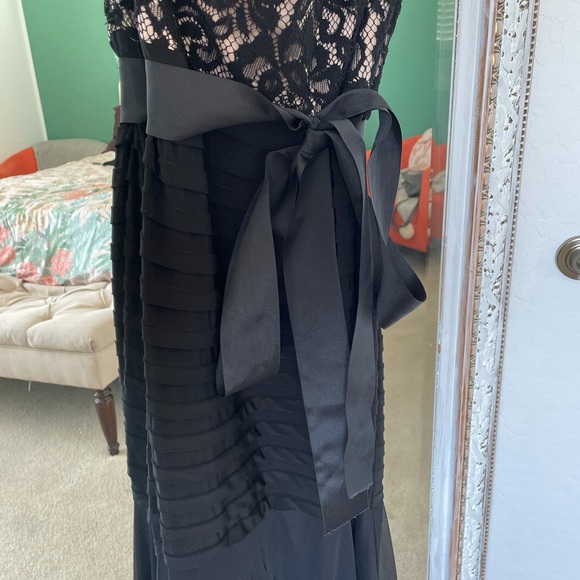 Off the Shoulder Gown - Picture 7 of 7